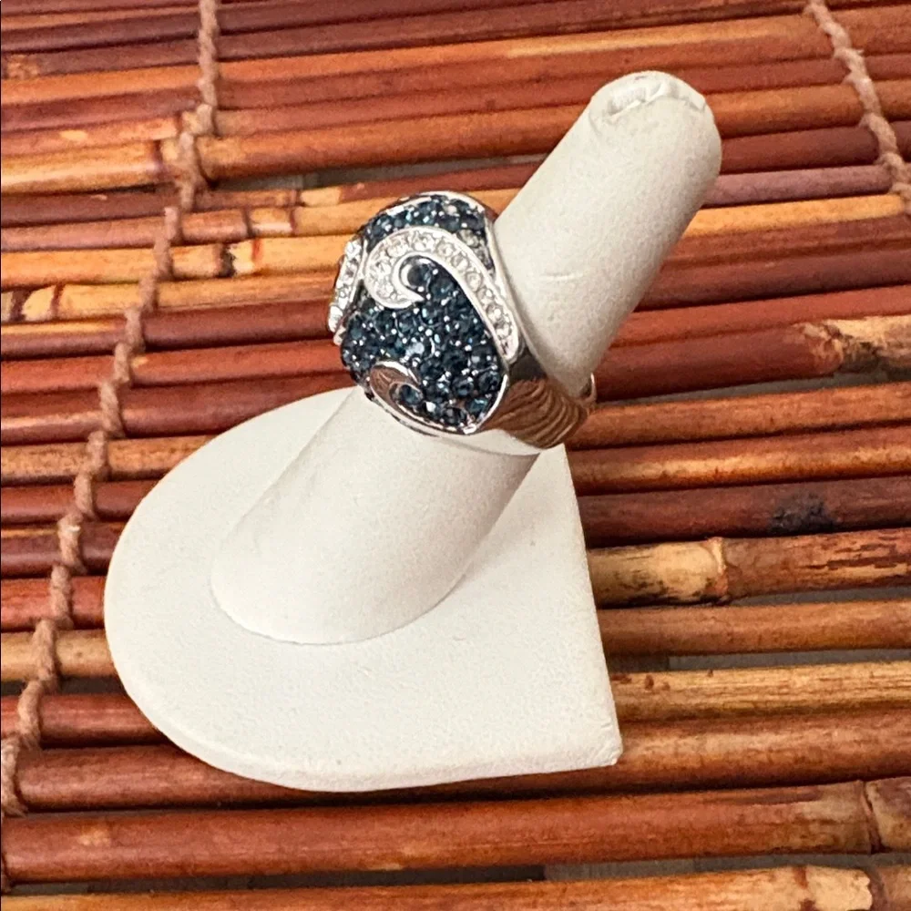 Lia Sophia Midnight Blue and Silver Swirl Dome Ring Size 6